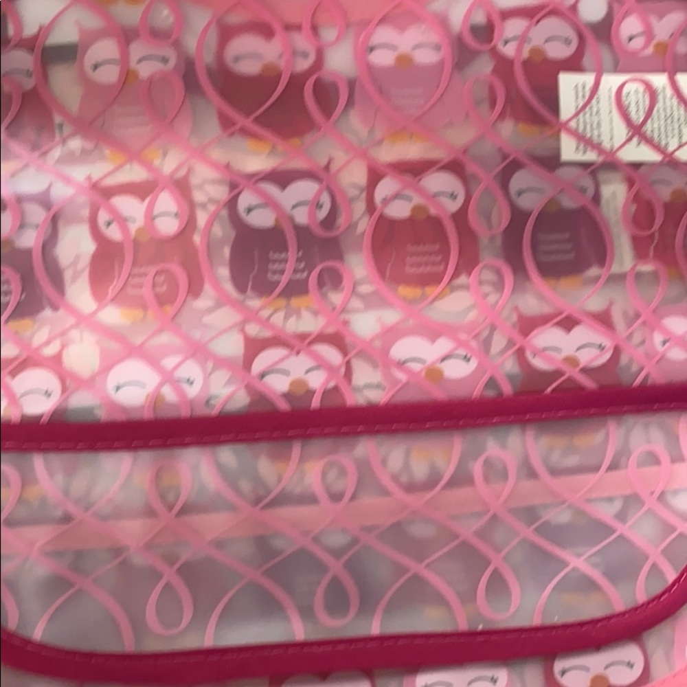 Easy Clean Bibs - Picture 2 of 6